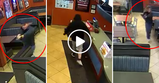 dos policías cenando