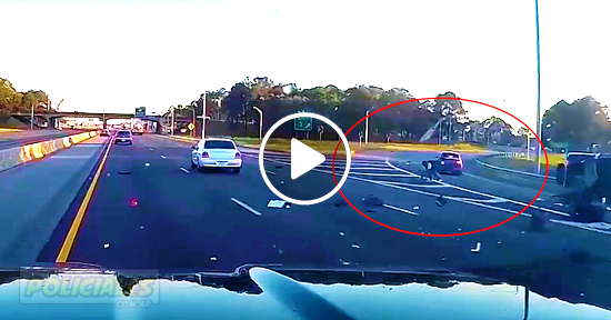 Voló de su auto y cayó parado