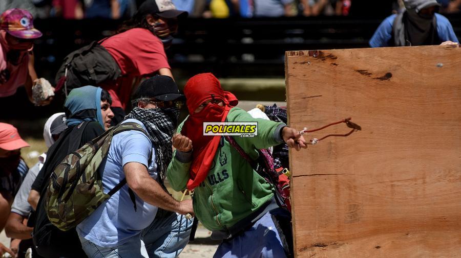 Congreso-represion-reforma-previsional-181217-25