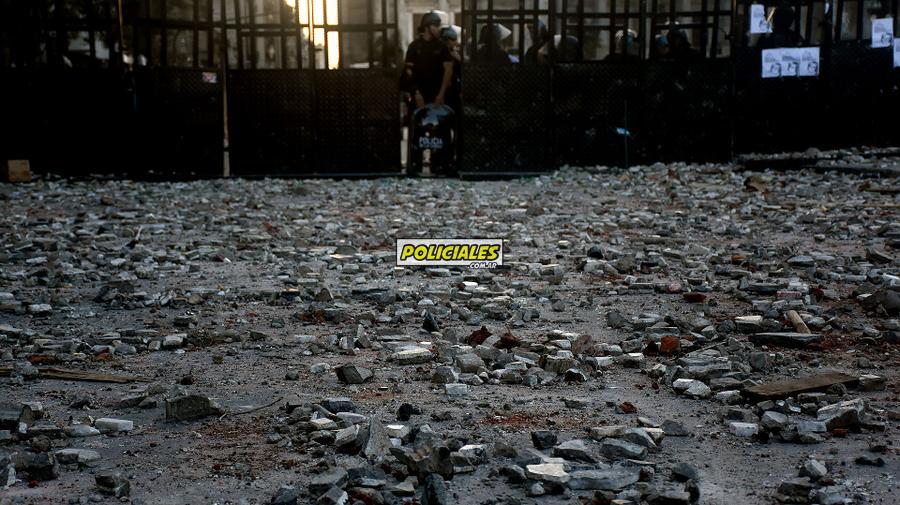 Congreso-represion-reforma-previsional-181217-70