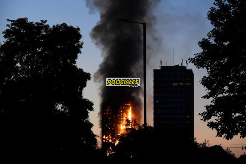 2017-06-14T032610Z_1511369160_RC15EB928D90_RTRMADP_3_BRITAIN-FIRE