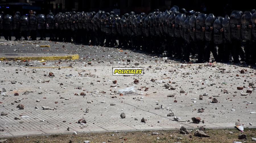 Congreso-represion-reforma-previsional-181217-17