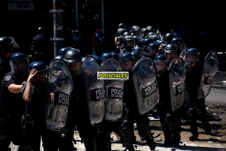 Congreso-represion-reforma-previsional-181217-22