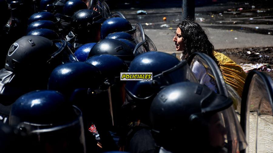 Congreso-represion-reforma-previsional-181217-31