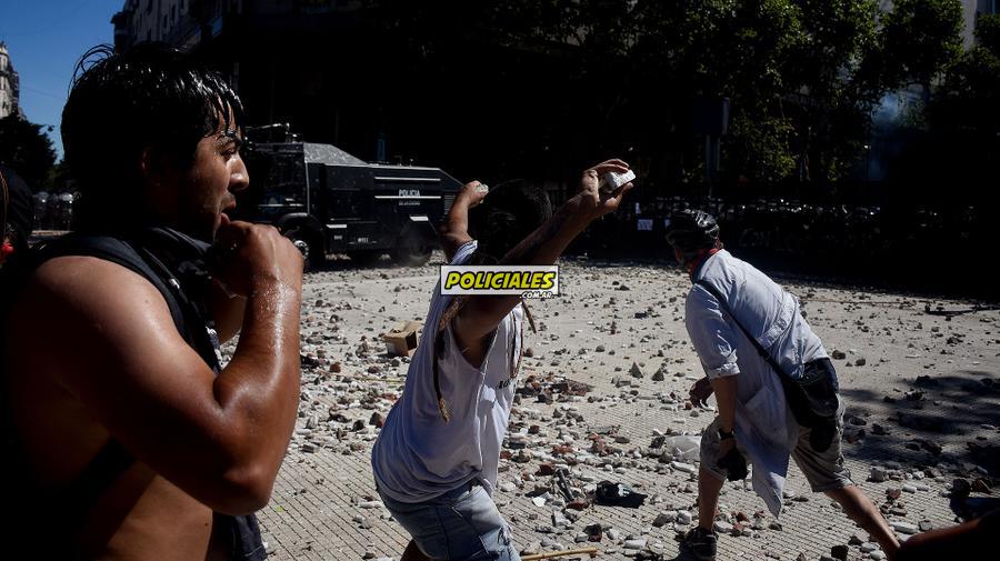 Congreso-represion-reforma-previsional-181217-5