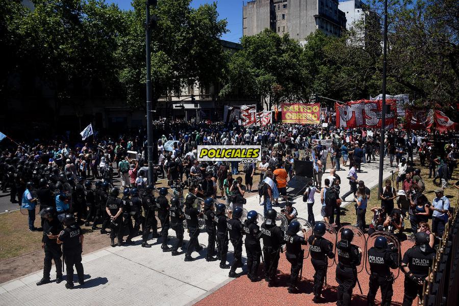 Congreso-represion-reforma-previsional-181217-23